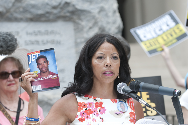 Gun_Violence_Lucy_McBath_2.jpg